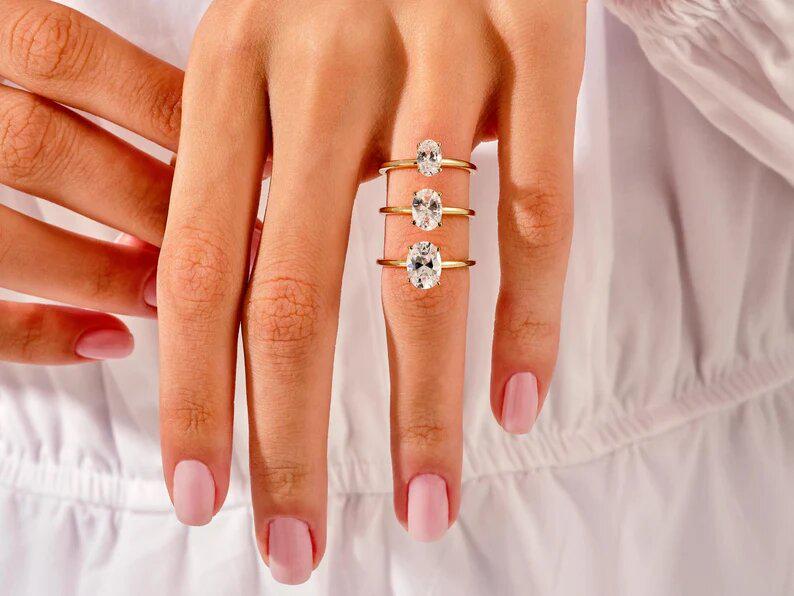 1 CT - 1.5 CT - 2 CT Oval Cut Moissanite Engagement Ring / 14k Solid Gold Engagement Ring / 4-Prong Solitaire Oval Moissanite Ring - AuraJewelsCA