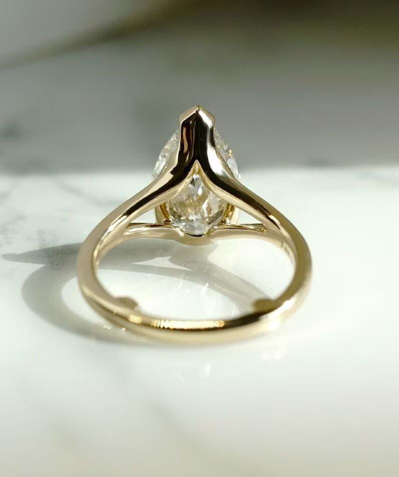 2.71 Ct Pear Cut Moissanite Engagement Ring, Pear Cut Ring, Moissanite Engagement Ring, Pear Engagement Ring - AuraJewelsCA