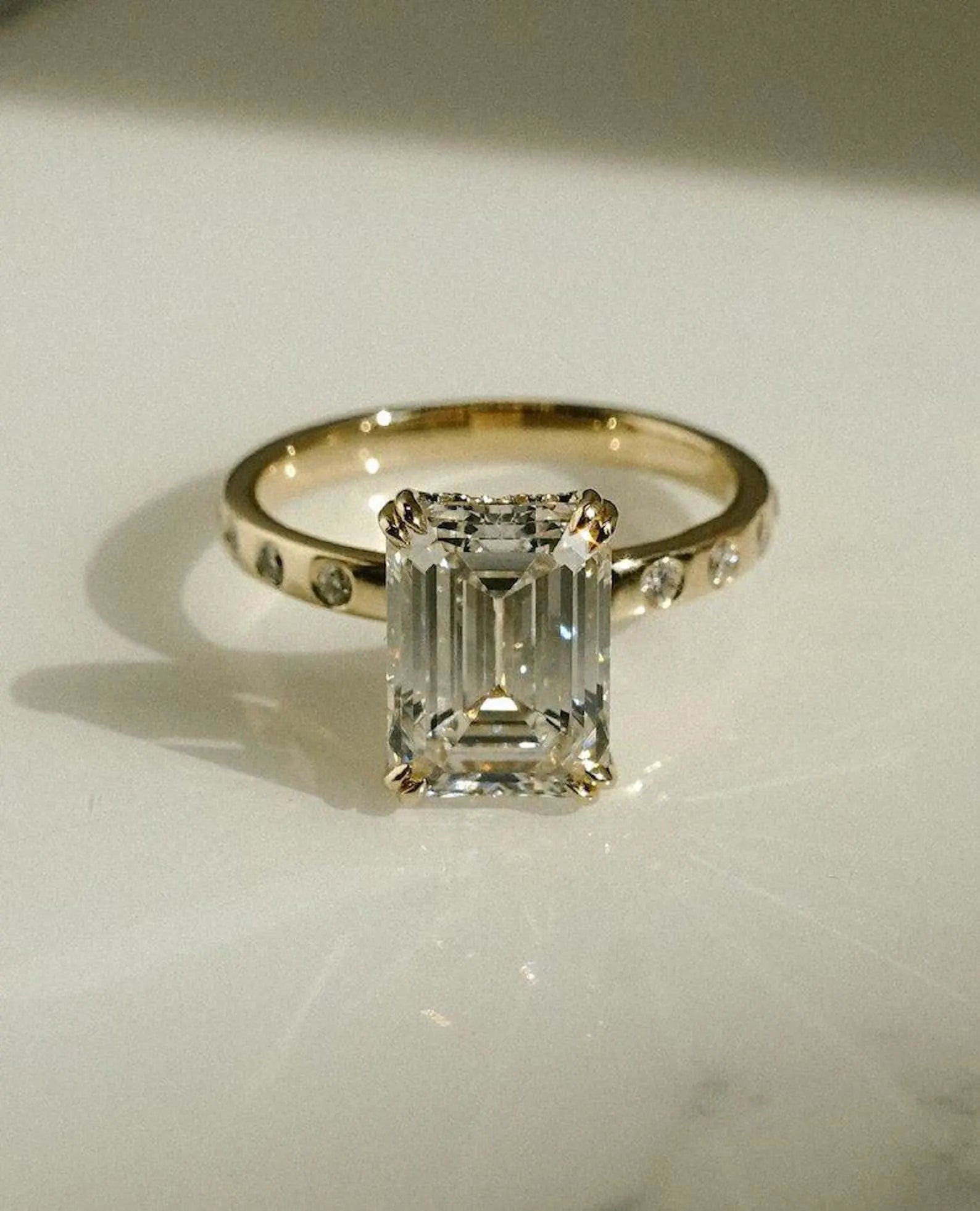 Translation missing: en.Emerald Cut Rings: Emerald Cut Rings