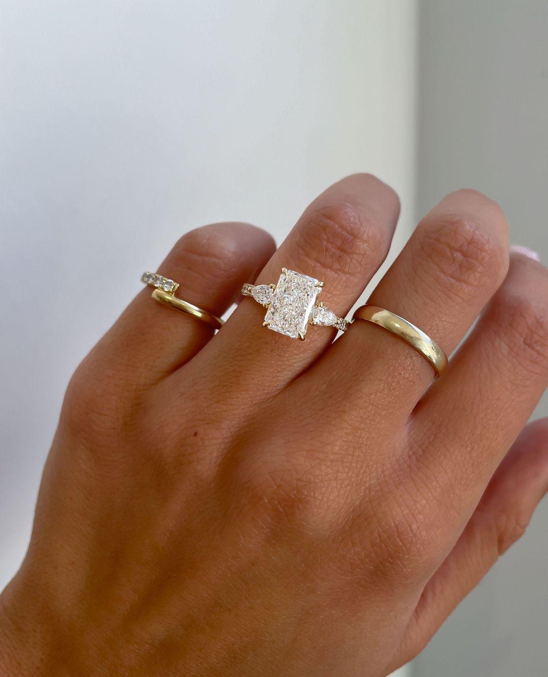 Radiant Cut Three Stone Ring, 3.22 CT Radiant Cut Moissanite Engagement Ring, Accents Pear Cut, Unique Proposal Ring, Anniversary Gifts/Ring