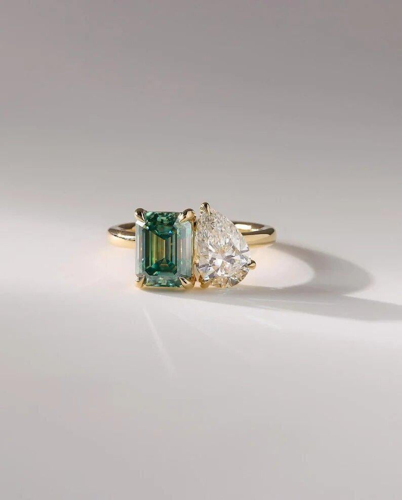 14K Yellow Gold Toi Et Moi Engagement Ring Green Emerald and Pear Moissanite Two Stone Ring Double Stone Wedding Ring Anniversary Gifts/Ring