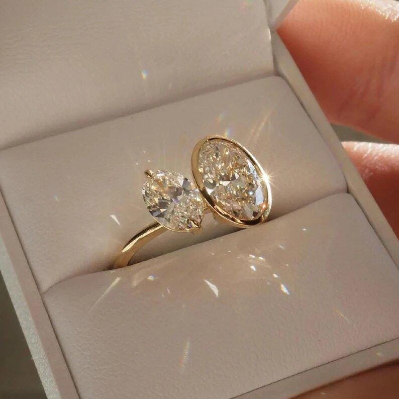 Perfect "You & I" Gold Diamond Ring, Oval VVS1 Moissanite Ring, Toi et Moi Ring, Gift for Wife, Beautiful Bezel Set Ring